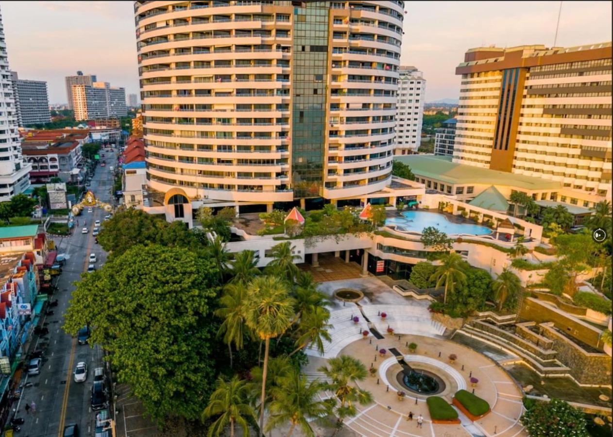 Jomtien Plaza Condotel Exterior photo