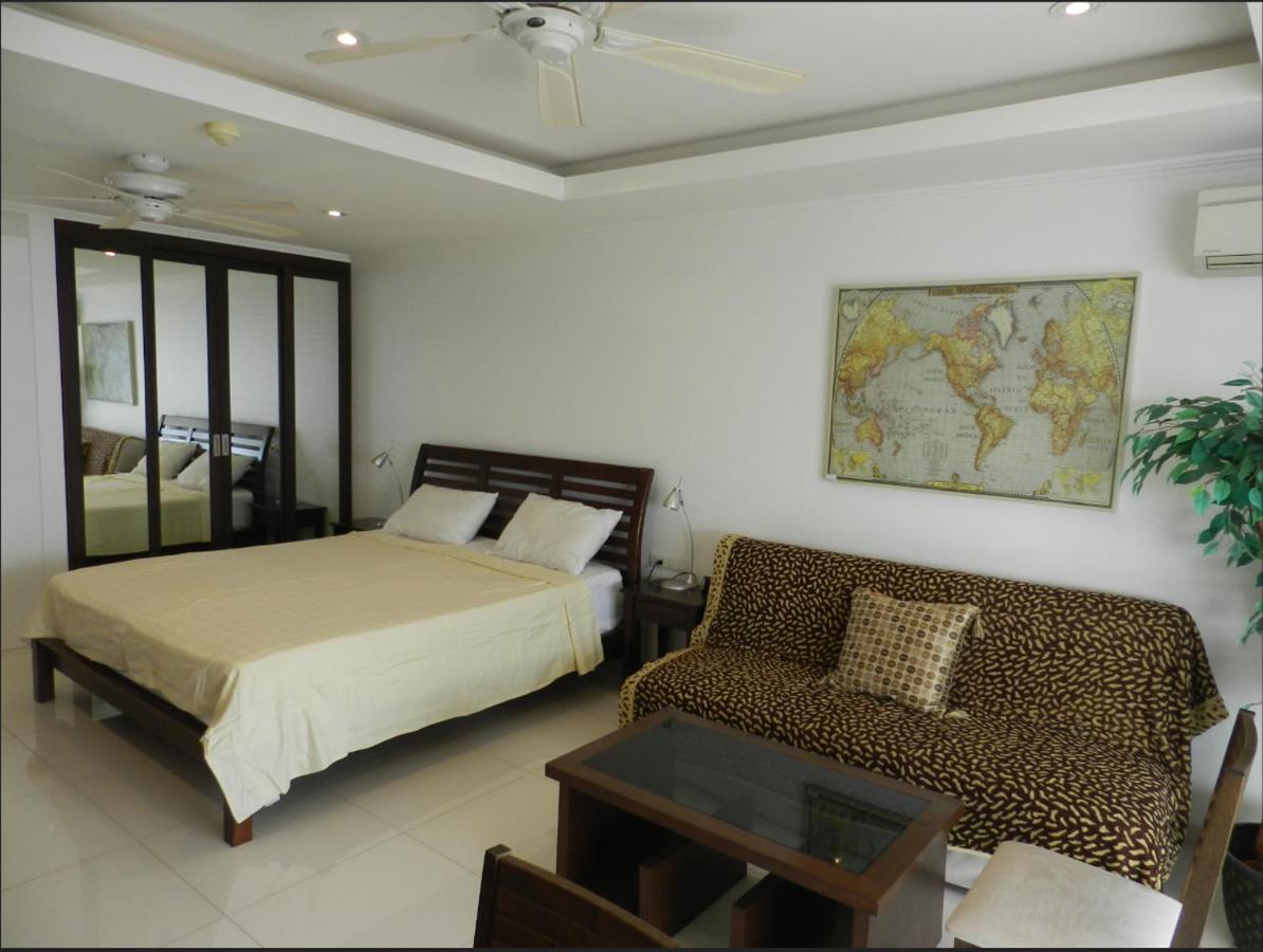 Jomtien Plaza Condotel Exterior photo