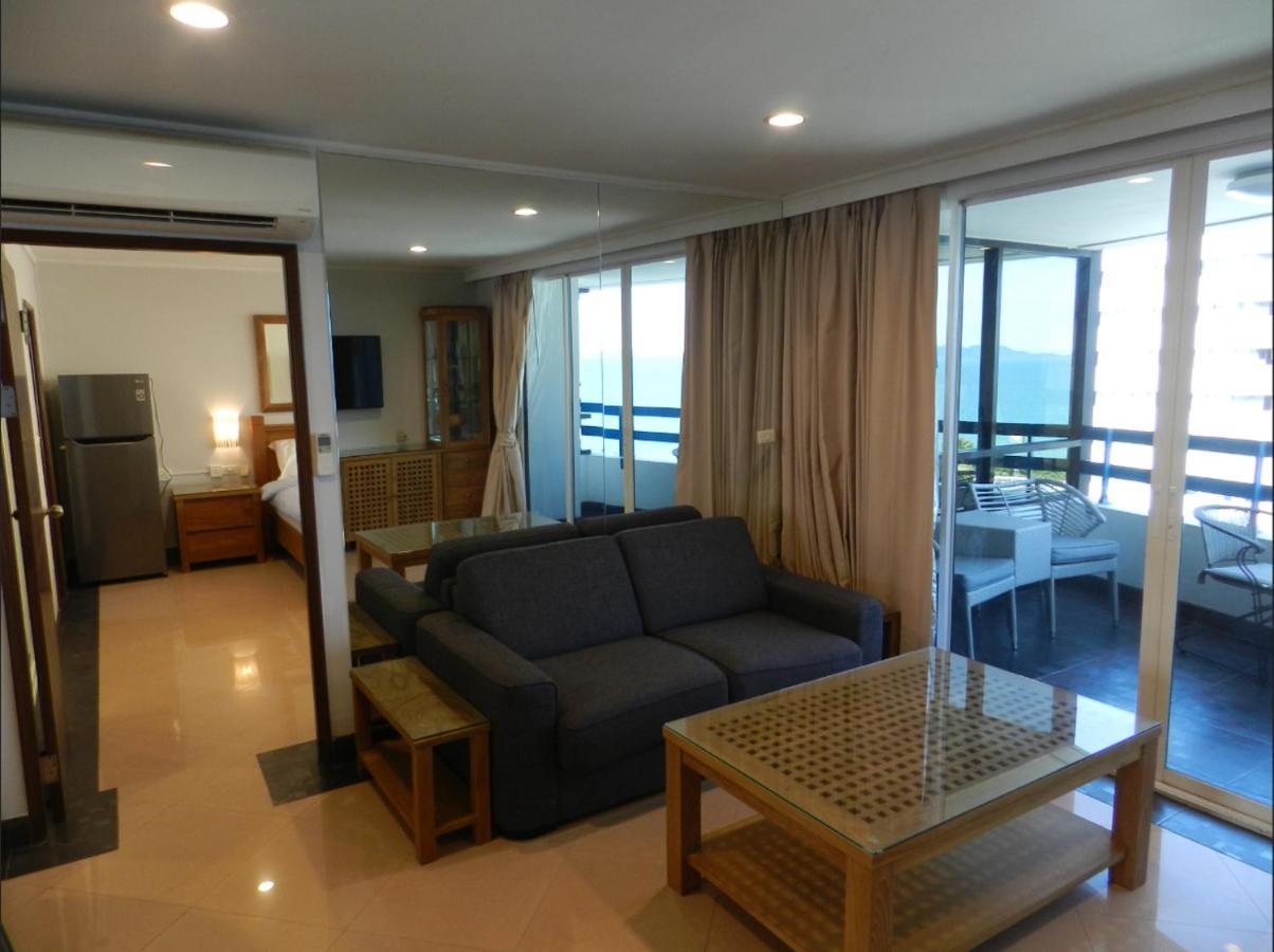 Jomtien Plaza Condotel Exterior photo
