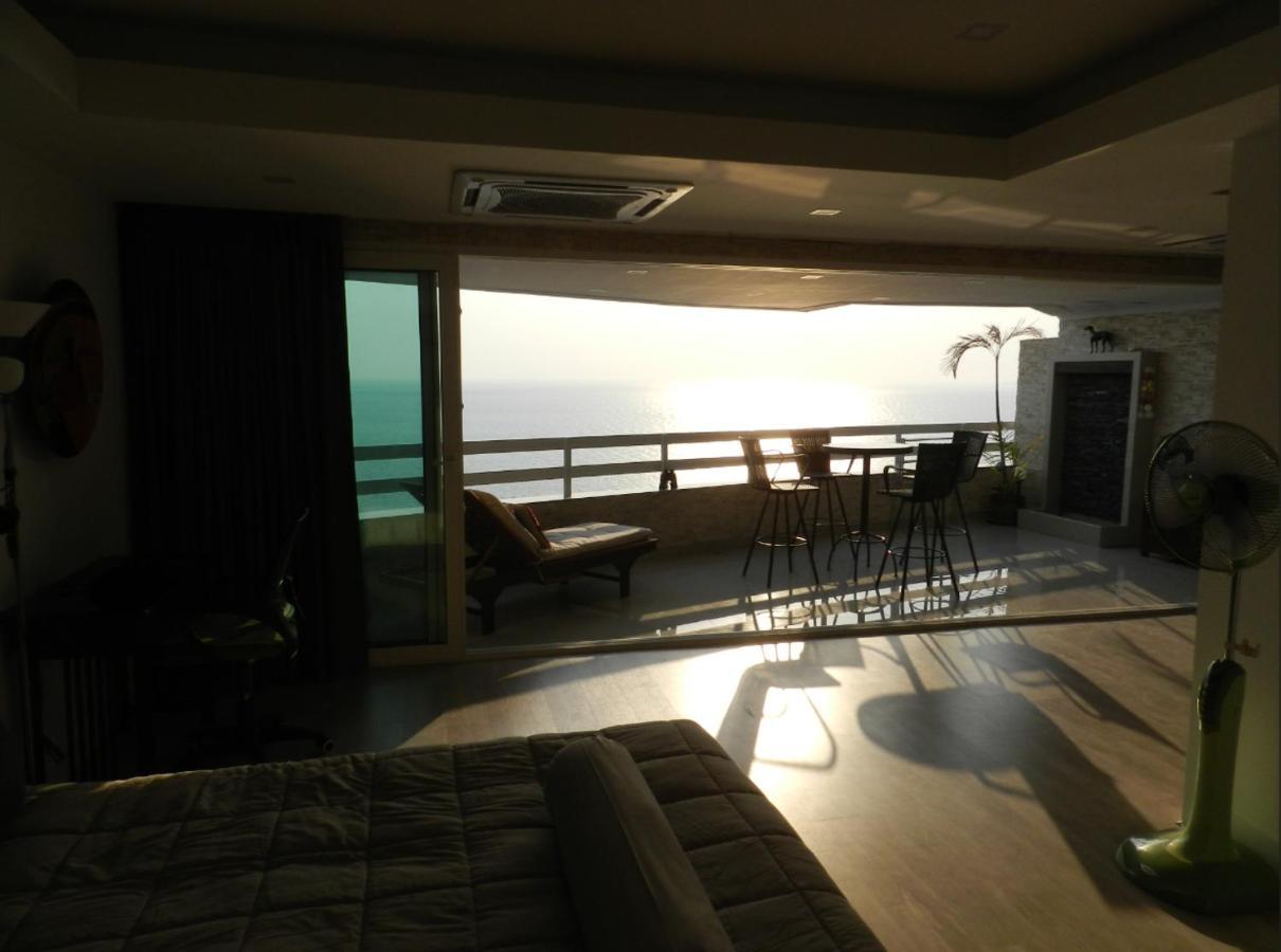 Jomtien Plaza Condotel Exterior photo
