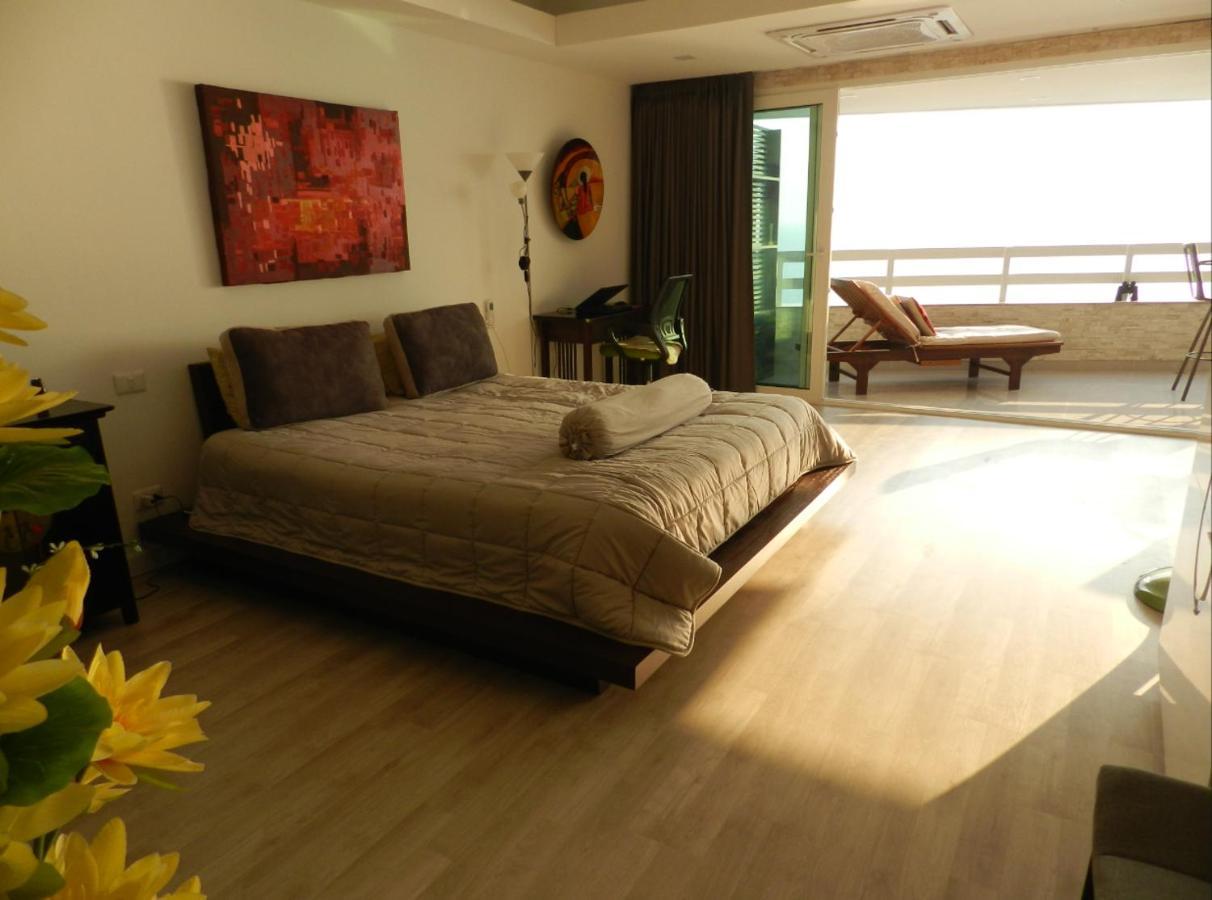 Jomtien Plaza Condotel Exterior photo