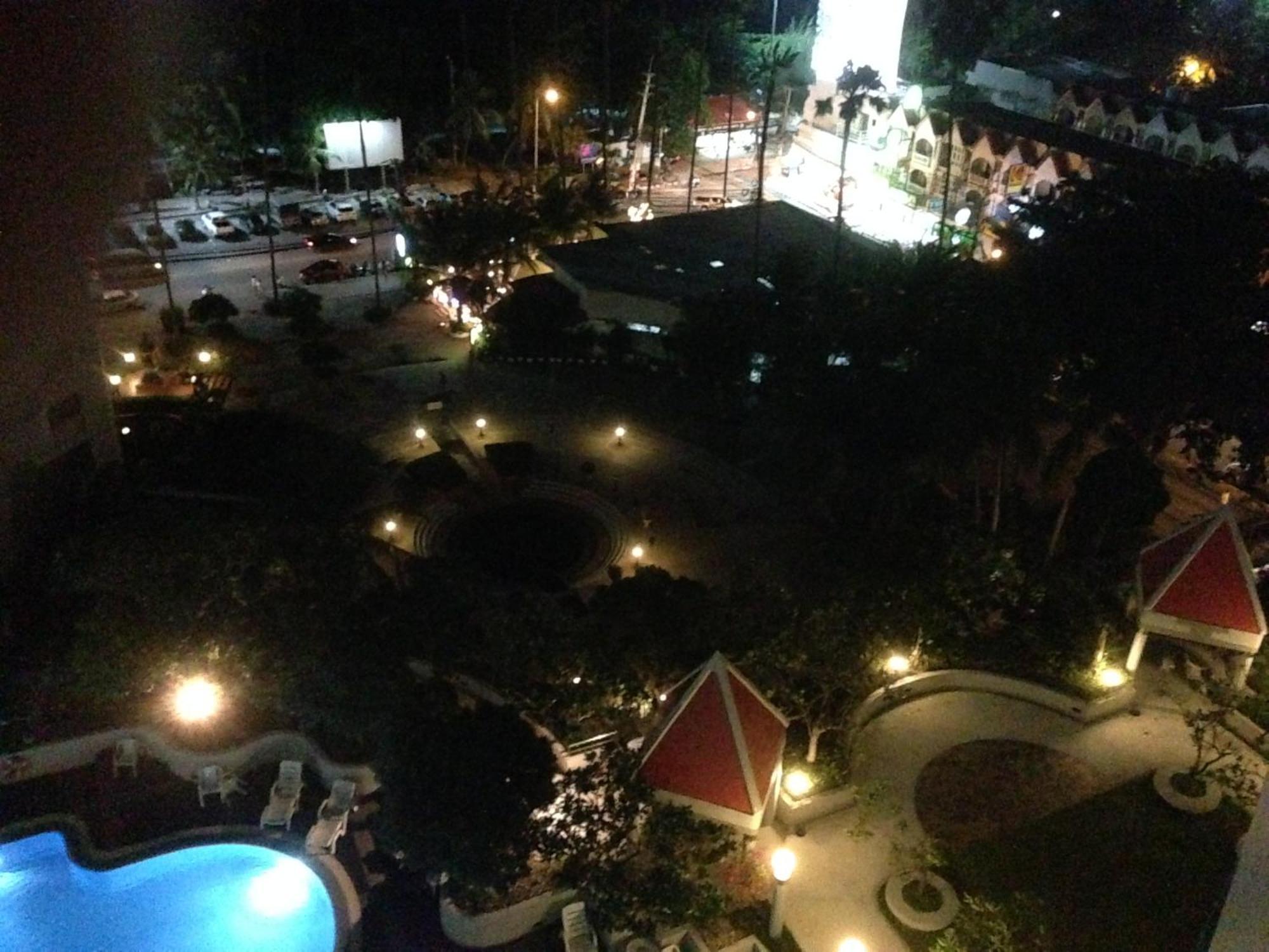 Jomtien Plaza Condotel Exterior photo