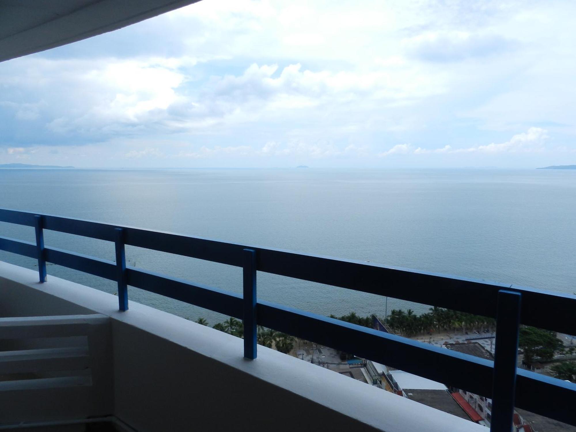 Jomtien Plaza Condotel Room photo