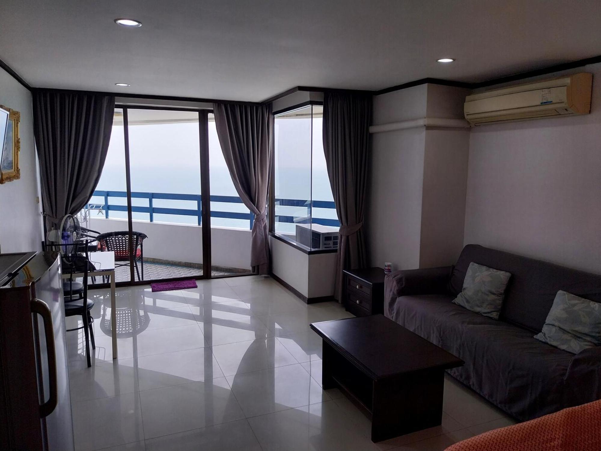 Jomtien Plaza Condotel Room photo