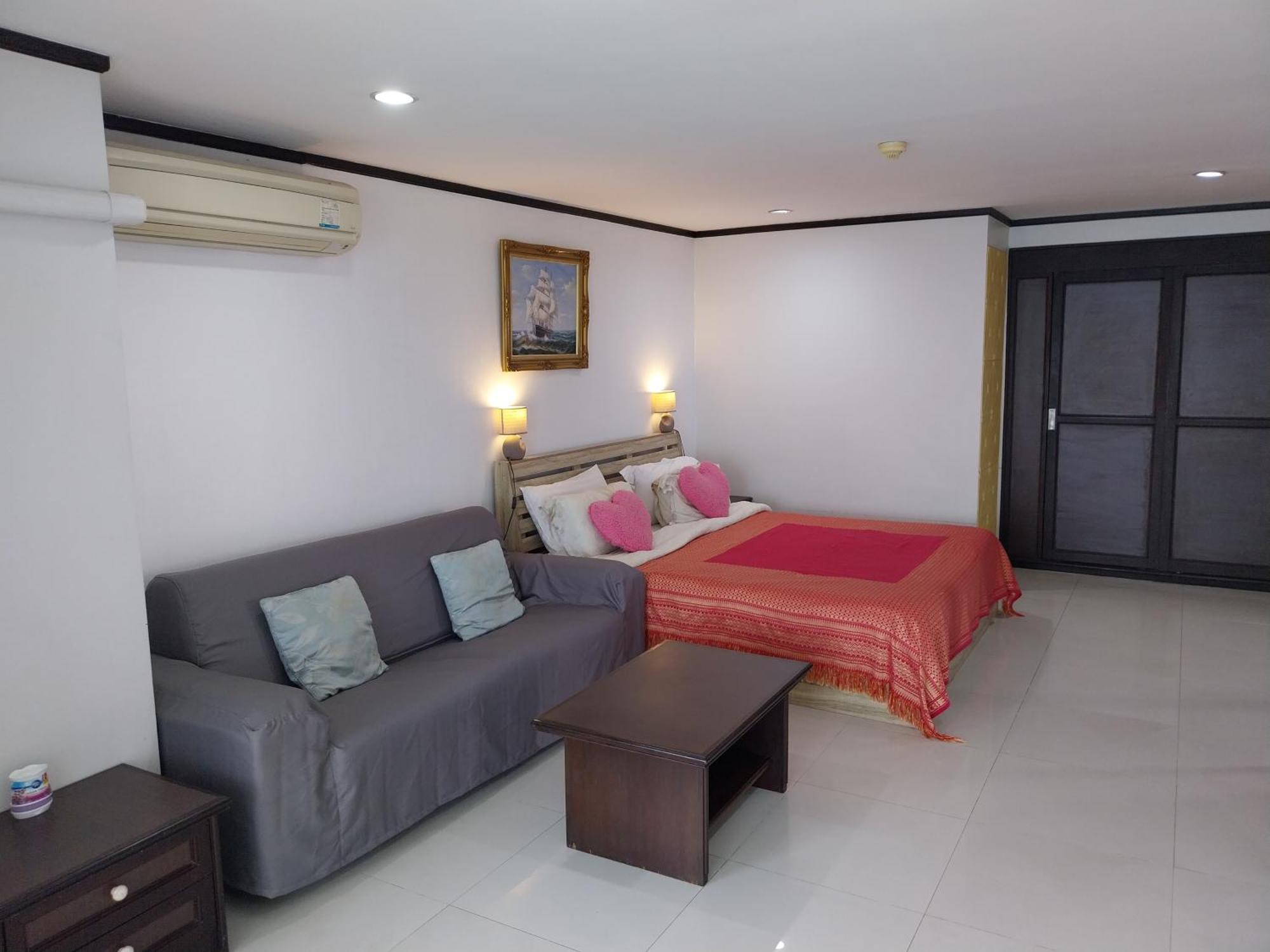 Jomtien Plaza Condotel Room photo